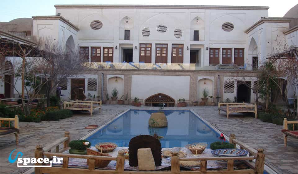 اقامتگاه خانه تاریخی احسان - کاشان